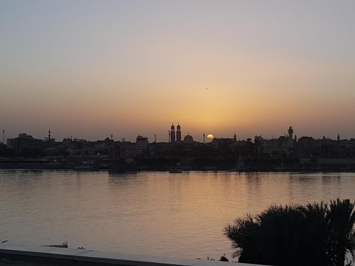 Nile Sunrise Flats Apartment ลักซอร์ ภายนอก รูปภาพ