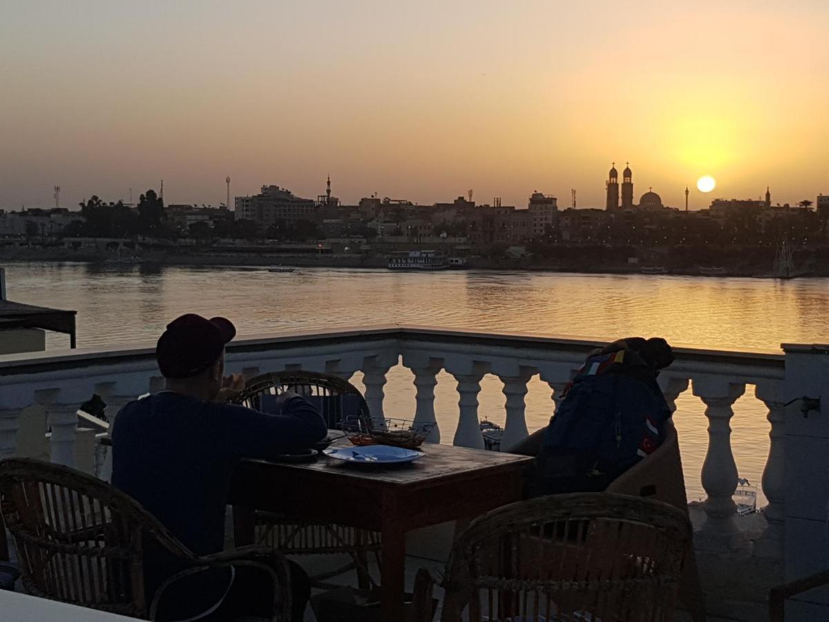 Nile Sunrise Flats Apartment ลักซอร์ ภายนอก รูปภาพ